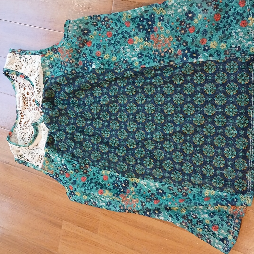 Girls Lace shirt
